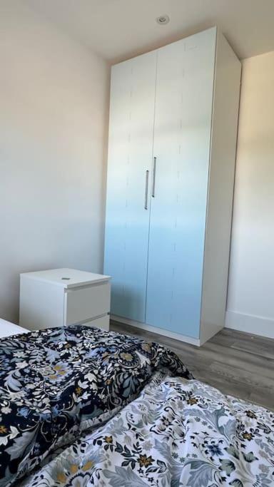 Beautiful 3 Bedroom House In London -Ensuite Bed Room Twickenham Exterior foto