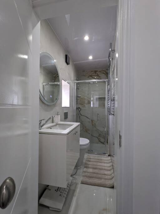 Beautiful 3 Bedroom House In London -Ensuite Bed Room Twickenham Exterior foto